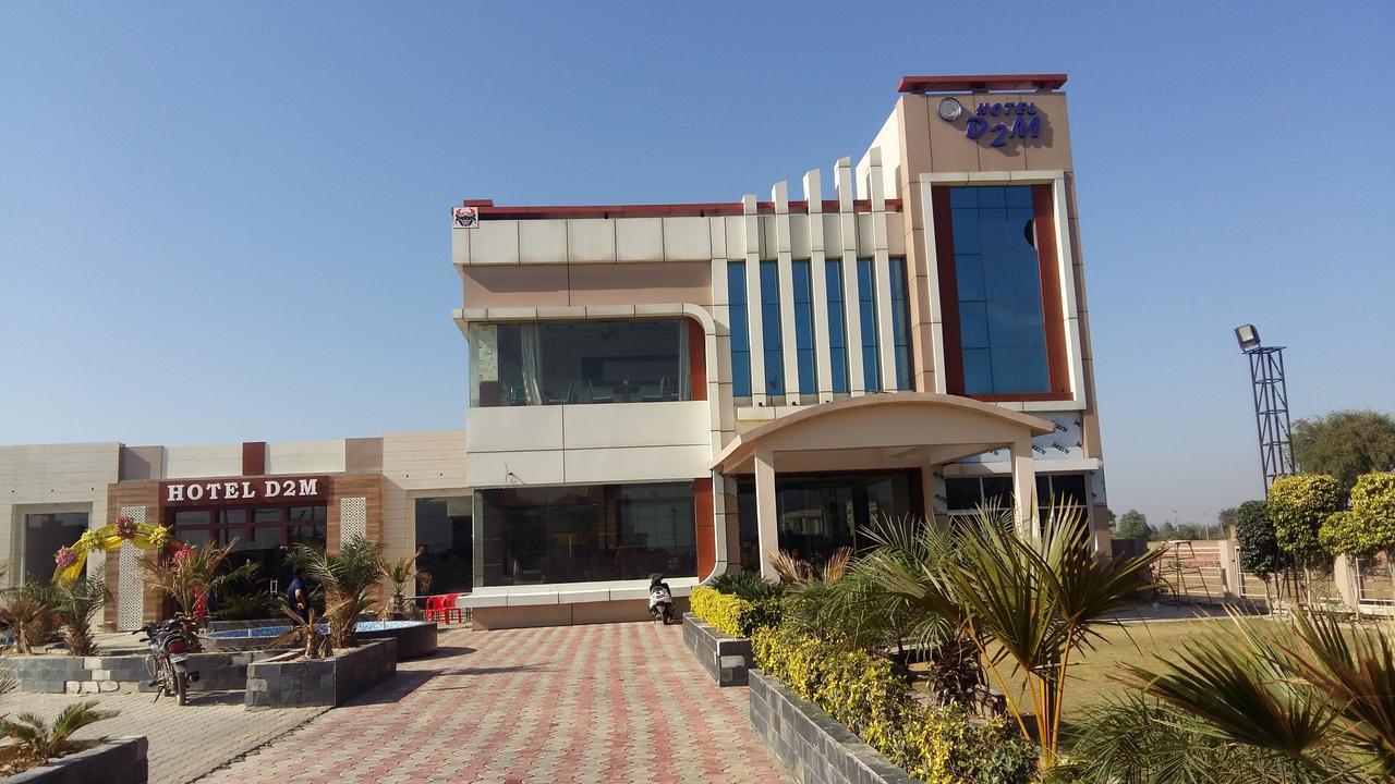 Hotel D2M Mānsa Exterior foto
